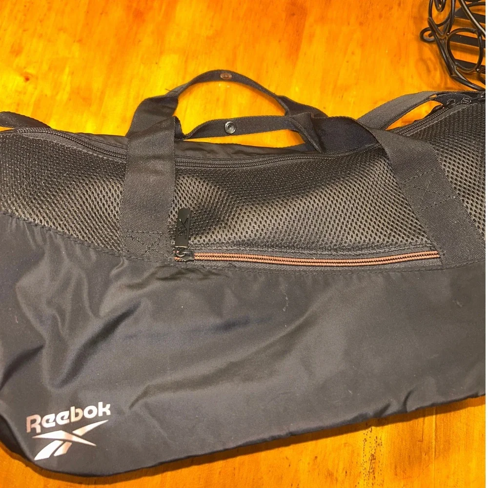 Reebok Black‎ Mesh Gym Duffel Bag Adjustable Strap Travel Sport Gorpcore Utility